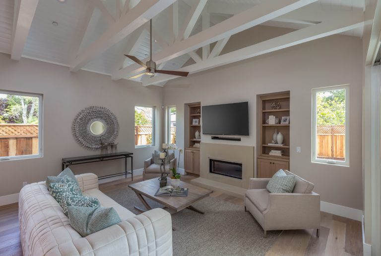 737_1491496995_1670355