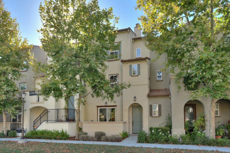 226 Hockney Avenue Mountain-large-001-4-Front-1500x1000-72dpi