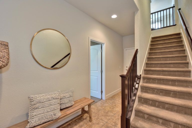 226 Hockney Avenue Mountain-large-002-2-Entry View-1500x998-72dpi