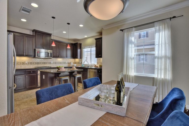 226 Hockney Avenue Mountain-large-007-21-Dining Room View to Kitchen-1499x1000-72dpi