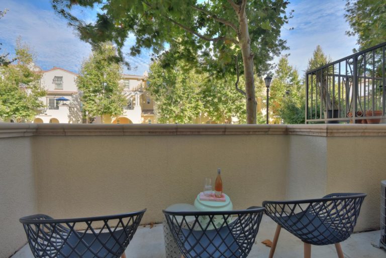 226 Hockney Avenue Mountain-large-025-25-Front Patio-1498x1000-72dpi