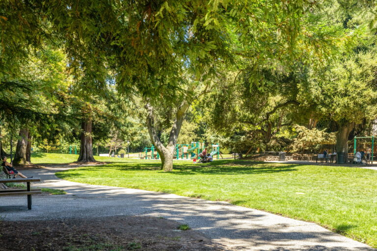 54-web-or-mls-So Gold Shoup Park-4