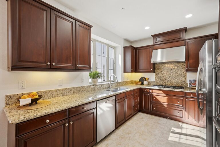 013-62-cuesta-drive.87547.p2k.018