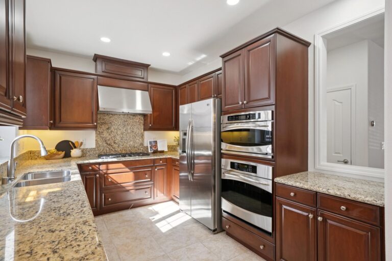 014-62-cuesta-drive.87547.p2k.023