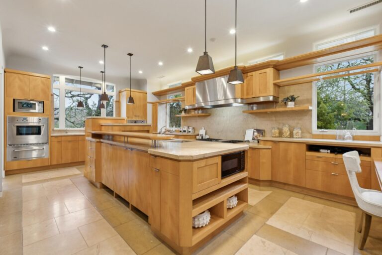 037-24292-elise-court.87479.pok.043