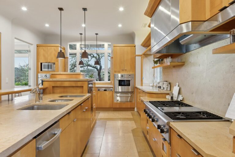 042-24292-elise-court.87479.pok.046