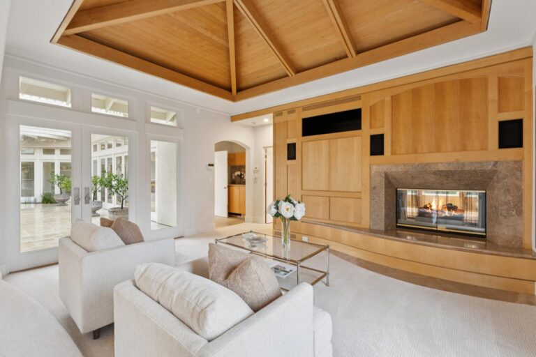 061-24292-elise-court.87479.pok.082_altered.a