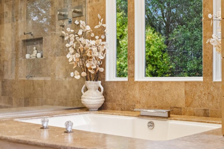 070-24292-elise-court.87479.pok.102