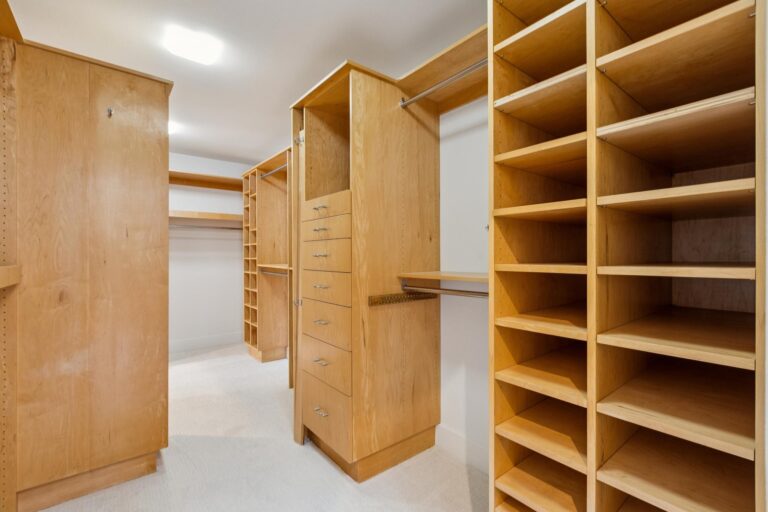 077-24292-elise-court.87479.pok.113