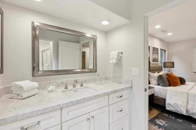 085-24292-elise-court.87479.pok.126