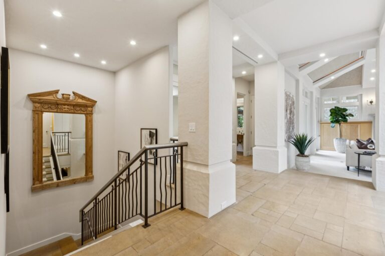 108-24292-elise-court.87479.pok.165