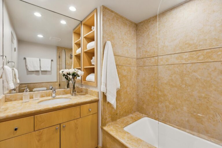 117-24292-elise-court.87479.pok.178