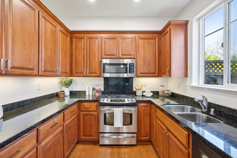 009-239-granada-park-circle.88016.p3k.017