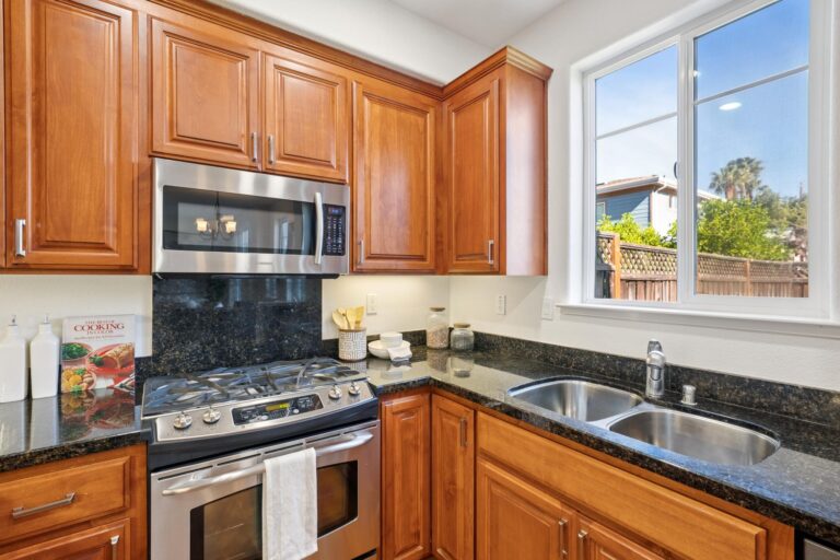 010-239-granada-park-circle.88016.p3k.018