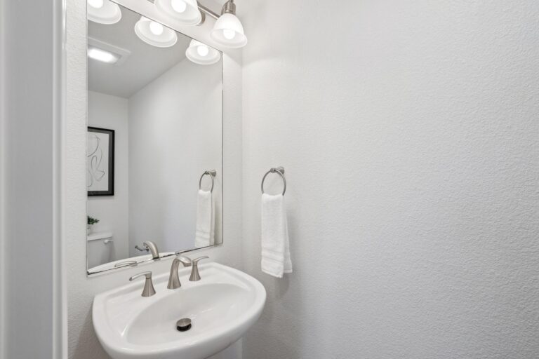 015-239-granada-park-circle.88016.p3k.021