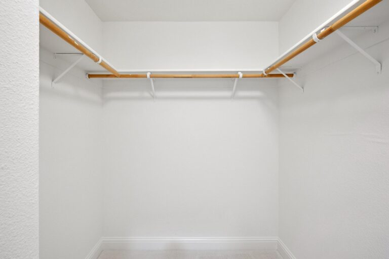 022-239-granada-park-circle.88016.p3k.031