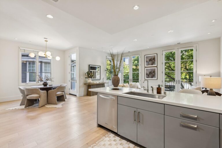 010-320-bryant-street.95325.p3k
