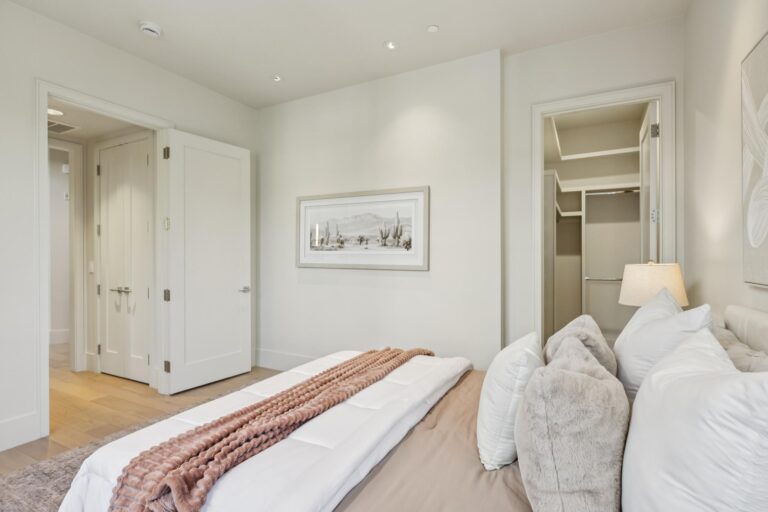 021-320-bryant-street.95325.p3k