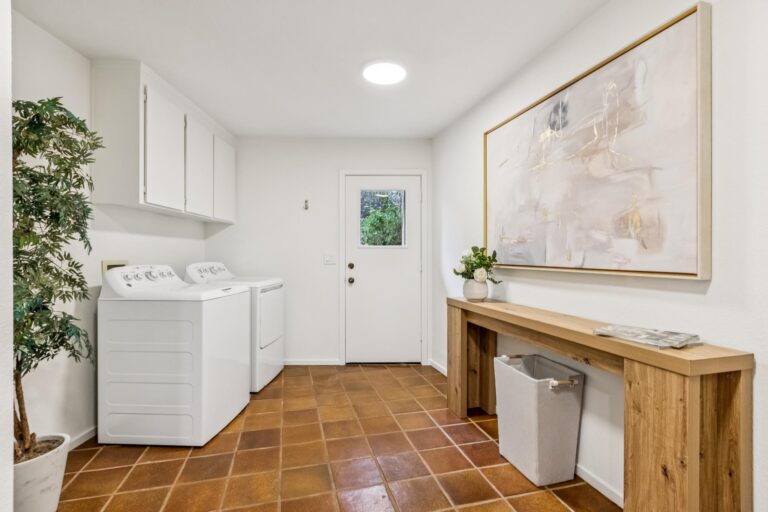 052-13390-lennox-way.94224.p4k